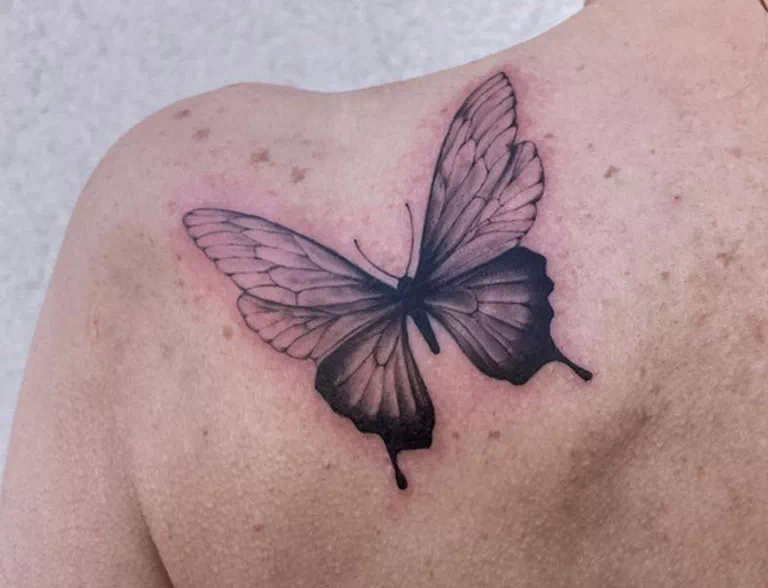 tatuaż motylek